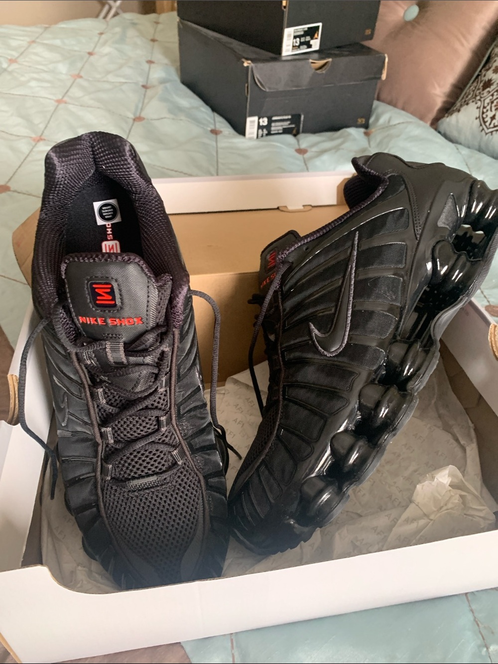 Nike Men's Black Shox Cushioning Sneakers with Red Accents
